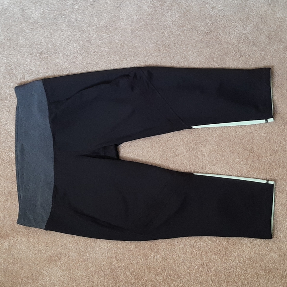 Tek Gear Workout Crop Capri Bottom Dry Tek Like New